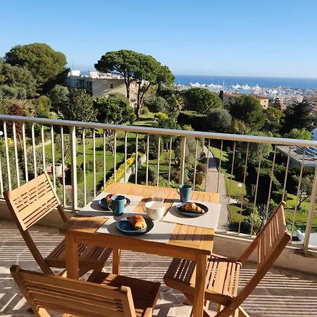 Stunning Views Large Balcony With Pool