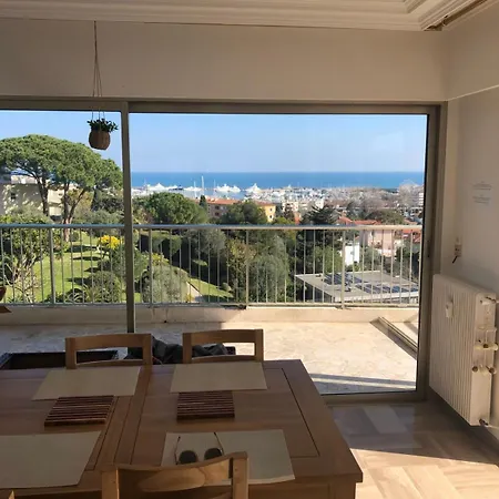 Le Valencay Spacious 2 Bedroom Antibes