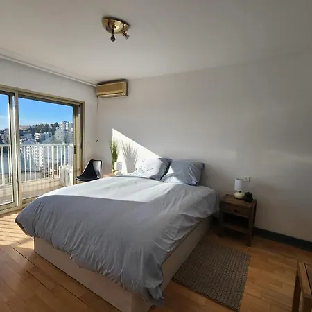 Vakantiehuis Stunning Views Large Balcony With Pool Antibes