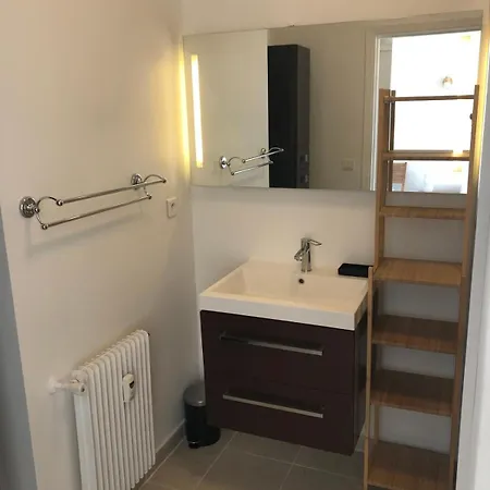 Stunning Views Large Balcony With Pool Vakantiehuis Antibes